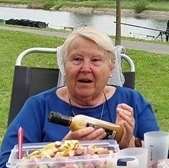 NICOLE.jpg